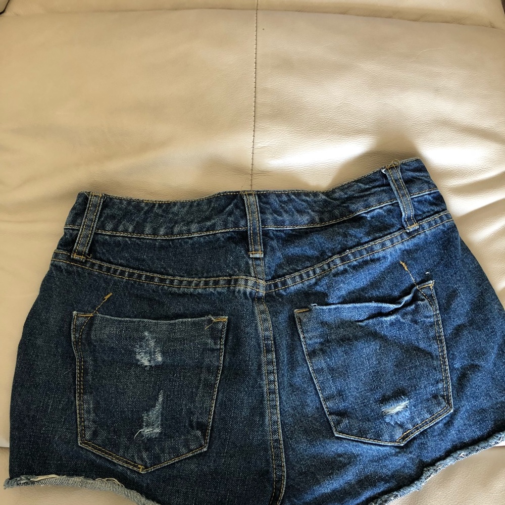 Mossimo Shorts - Picture 2 of 3
